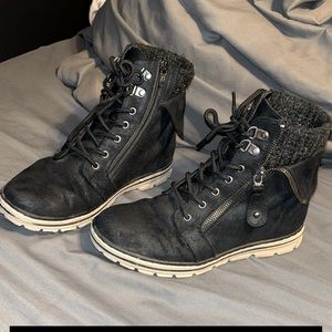 Cliffs boots - size 8